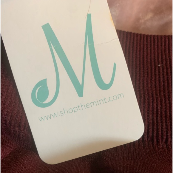 NWT Zenana Outfitters fleece lined “Love Yourself” burgundy yoga legging S/M - Picture 4 of 7